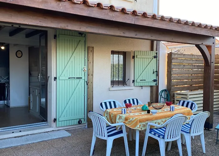 T4 Au Bord Du Avec Terrasse, 6 Pers, Parking, Animaux Acceptes, Classee 1* - Fr-1-798-37 Villa *
