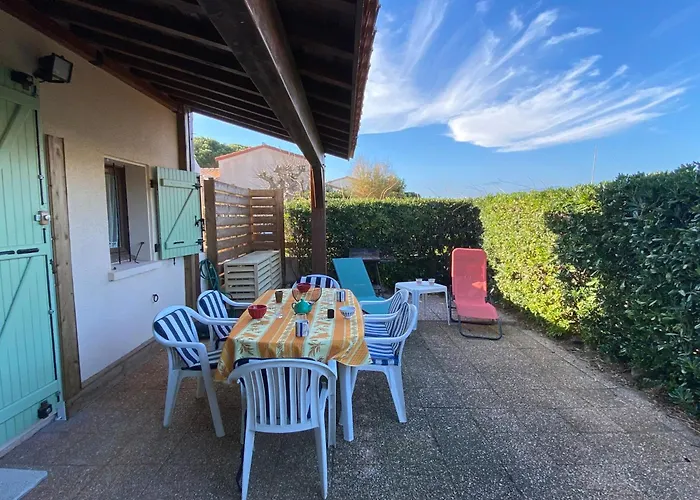 T4 Au Bord Du Avec Terrasse, 6 Pers, Parking, Animaux Acceptes, Classee 1* - Fr-1-798-37 *