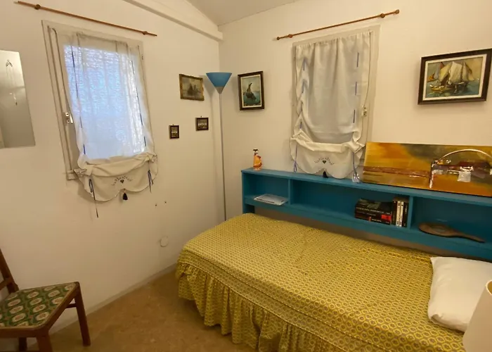 T4 Au Bord Du Avec Terrasse, 6 Pers, Parking, Animaux Acceptes, Classee 1* - Fr-1-798-37 Leucate