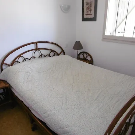 T4 Au Bord Du Avec Terrasse, 6 Pers, Parking, Animaux Acceptes, Classee 1* - Fr-1-798-37 * Leucate